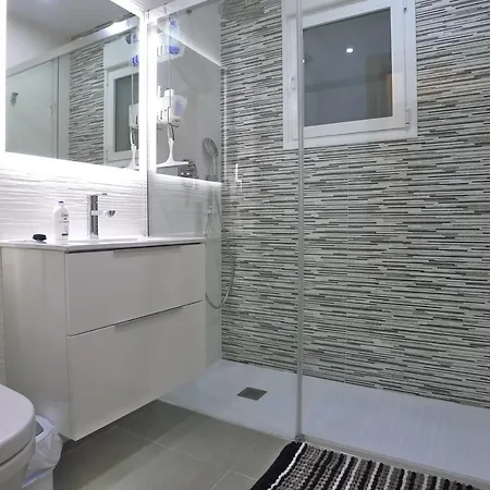 Villa 3 Bedrooms - Playa Burriana - R1273 *