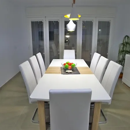 Villa 3 Bedrooms - Playa Burriana - R1273