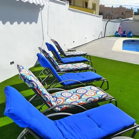 Villa 3 Bedrooms - Playa Burriana - R1273 *