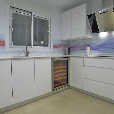 Villa 3 Bedrooms - Playa Burriana - R1273 *