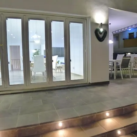 3 Bedrooms - Playa Burriana - R1273 Villa